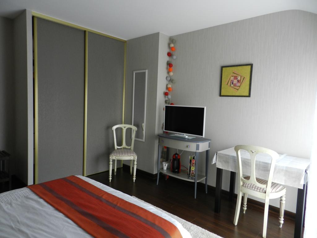 Aux Portes De Rennes Ch. D'Hotes 沙尔特尔-德布列塔尼 外观 照片
